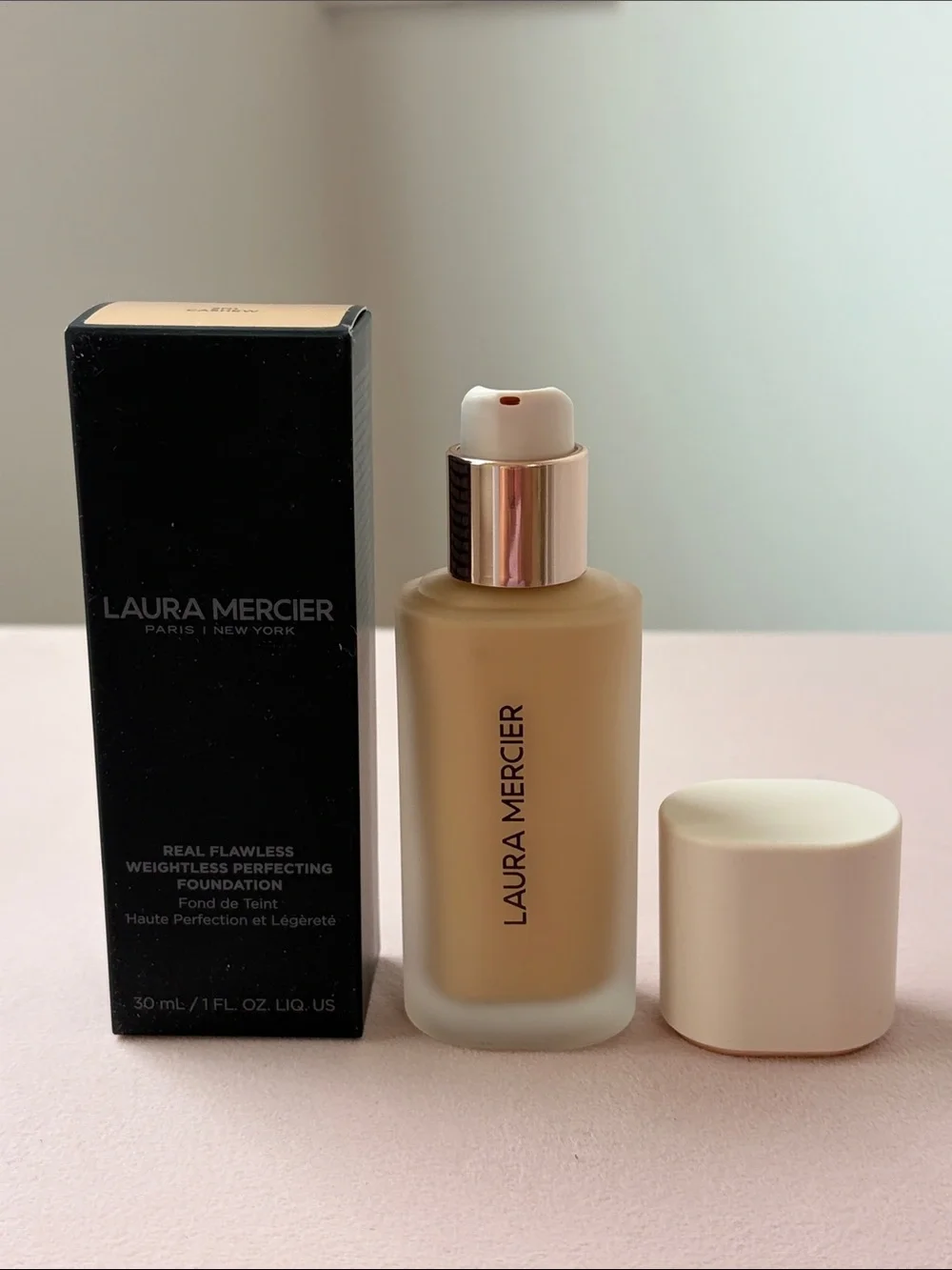 LAURA MERCIER REAL FLAWLESS WEIGHTLESS FOUNDATION - 2N1 CASHEW